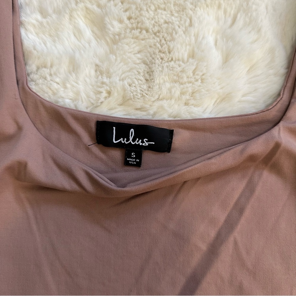 Lulu’s soft size small blush pink square neck tee - Picture 2 of 5